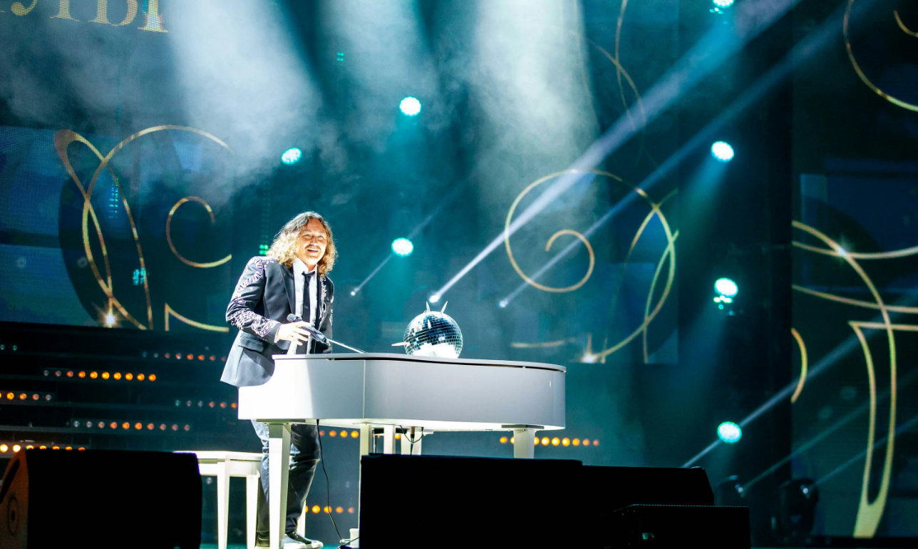 Игорь Николаев