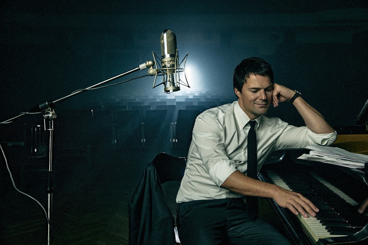 Данила Козловский. FRANK